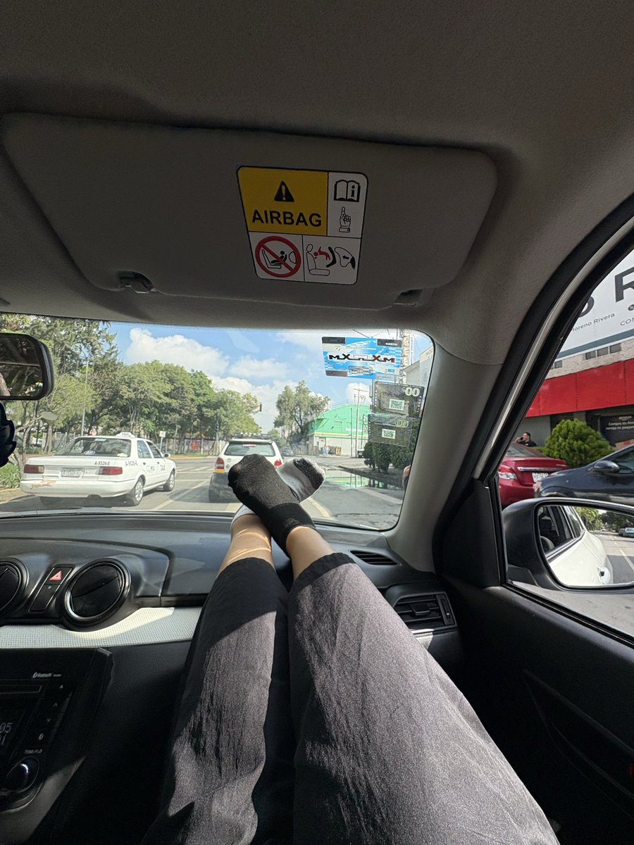 ximeefl's tweet photo. amo q en cuestión de 12 horas mi vida se vea así y te amo cdmx https://t.co/LjidMmePlI