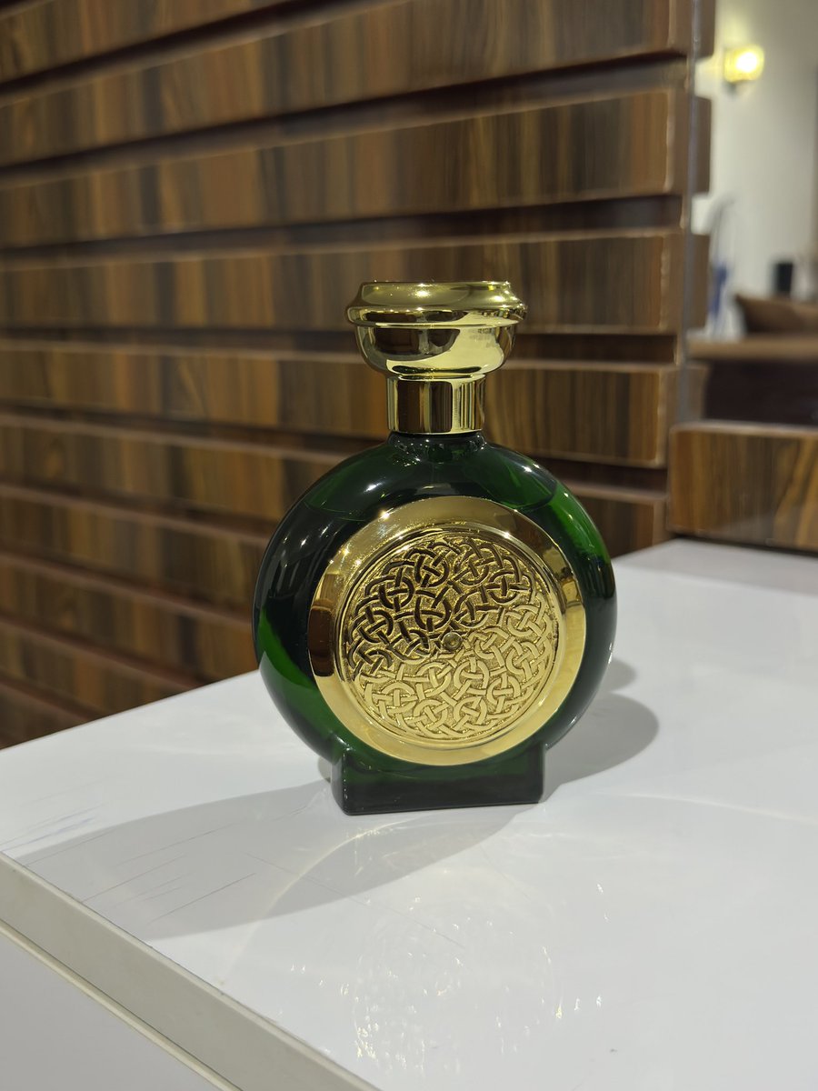 bayojed's tweet photo. June owes me nothing. 

Lion Oud 👏👏 Owo ti ko gun pa but gets the job done perfectly. https://t.co/2uMT1oOvCp