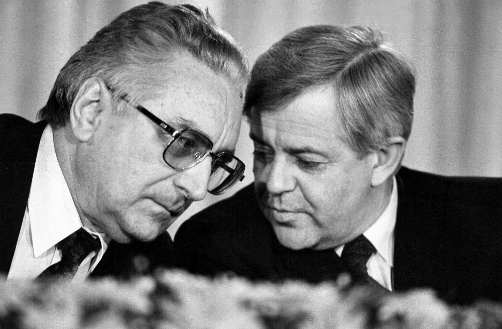 SerbianSpirit_'s tweet photo. 35 years ago, in 1991, separatist governments in Ljubljana and Zagreb—led by Milan Kučan 🇸🇮 and Franjo Tuđman 🇭🇷—unilaterally and unconstitutionally declared independence from Yugoslavia.

These events triggered a civil war lasting over 10 years, which resulted in 140,000 deaths. https://t.co/BTVotBZ3g7