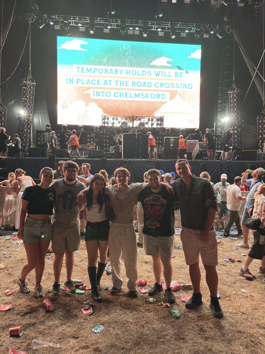 jrdnruss's tweet photo. Good to be back in the UK, brilliant night in Chelmsford. Awesome fucking changes to the set, happiest of birthdays Nate 🏴󠁧󠁢󠁥󠁮󠁧󠁿 @youngfollowill @doctorfollowill https://t.co/9jM0OCXw3U