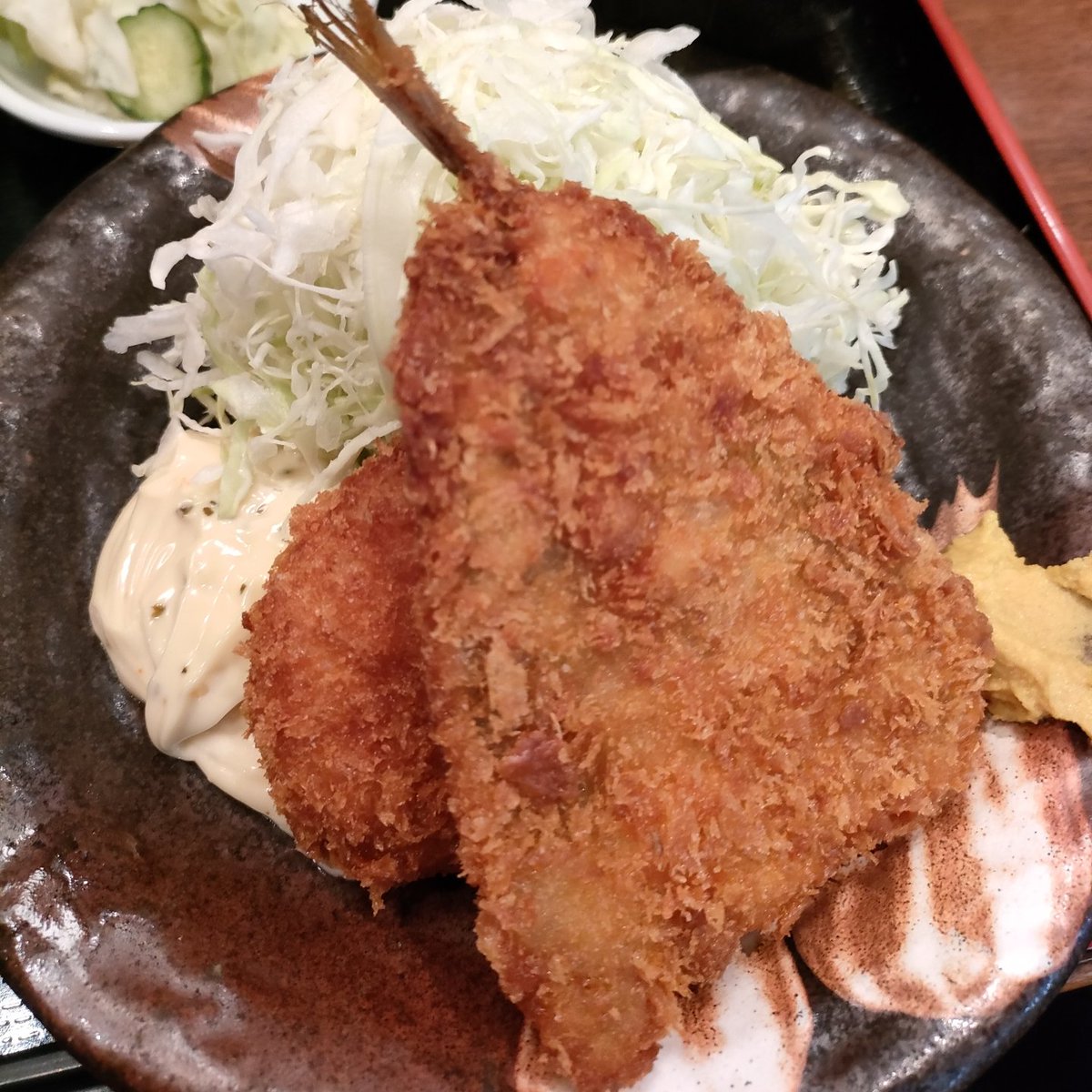 アジフライまで100万いいねの猫に見えるようになってしまった