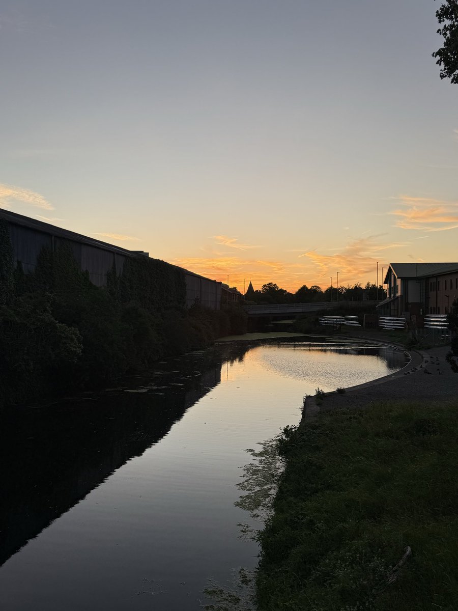adeeelshahid1's tweet photo. Evening walk. ✨ https://t.co/avMAN09PNR