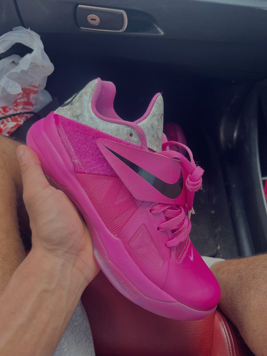TeddyponCrayy's tweet photo. KD 4 “ Aunt Pearl “
#sneakerhead #kicksonfire #kotd #basketball https://t.co/ZE2R2F9zzo
