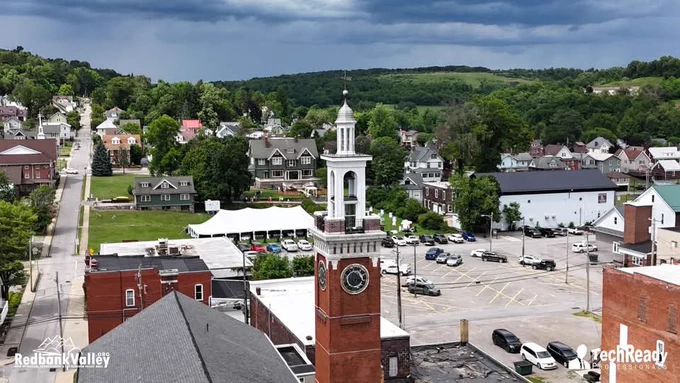 🚁🏛️ Love From Above! It was an honor for TechReady Professionals to capture Tanner & Kiley’s wedding at the historic Andrews Estate Mansion in beautiful New Bethlehem, PA, preserving the beauty of this treasured landmark from a unique perspective. 💍❤️