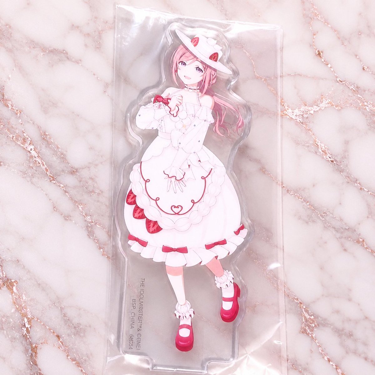 王道ショートケーキ…♡ この衣装本当に可愛いのでお迎えできて嬉しい🥹✨️
