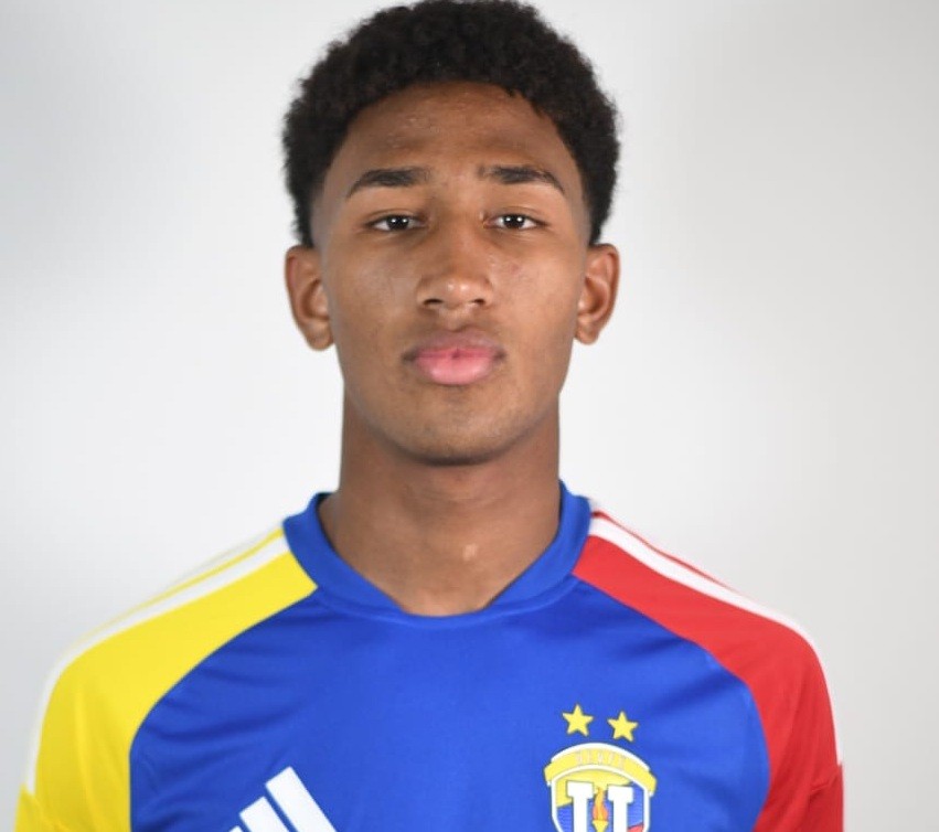 g1's tweet photo. Promessa do futebol da Venezuela, jogador da seleção sub-20 morre em terremoto https://t.co/SidwLY2XG4 https://t.co/e0tTZVdimW