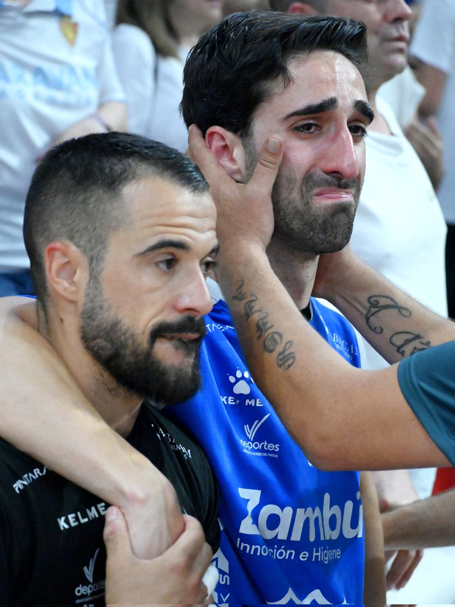 CFS_Pinatar's tweet photo. 😞Hoy duele, y mucho. Pero nos vamos a levantar, que nadie lo dude. Nos van a volver a ver en pie, poniendo a San Pedro del Pinatar en en lo más alto. Esta familia está más viva que nunca.💙💚

#GOZambúCA https://t.co/uLz3vU5HDY