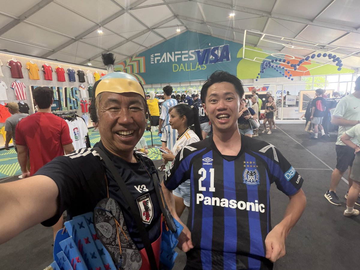 tsunsan's tweet photo. #日本のゲーフラ文化は世界に通じる に次ぐ新企画！#Jユニ着て世界へ行こう 第一回はダラスのファンフェスで撮らせて頂きました。2026.6.26
G大阪、札幌、鳥栖、宮崎のみなさんありがとうございます https://t.co/N4ggyHyckc