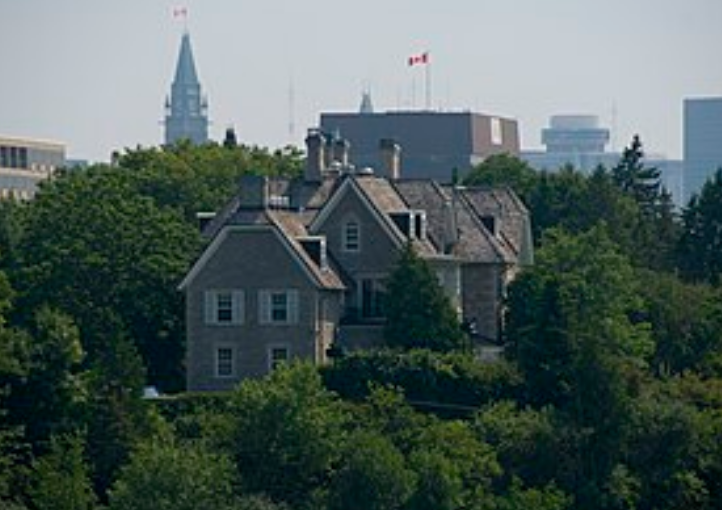 RGBAtlantica's tweet photo. David Cochrane is on a bender about #24SussexDrive 
Oh my goodness, Canadians can chip in and donate. @PnPCBC @CBCTheNational "big donors, little donors!" He's all worried this will cost 100's of gazillions! Settle down Dave. 😆😂 https://t.co/oBLIu9y4zB