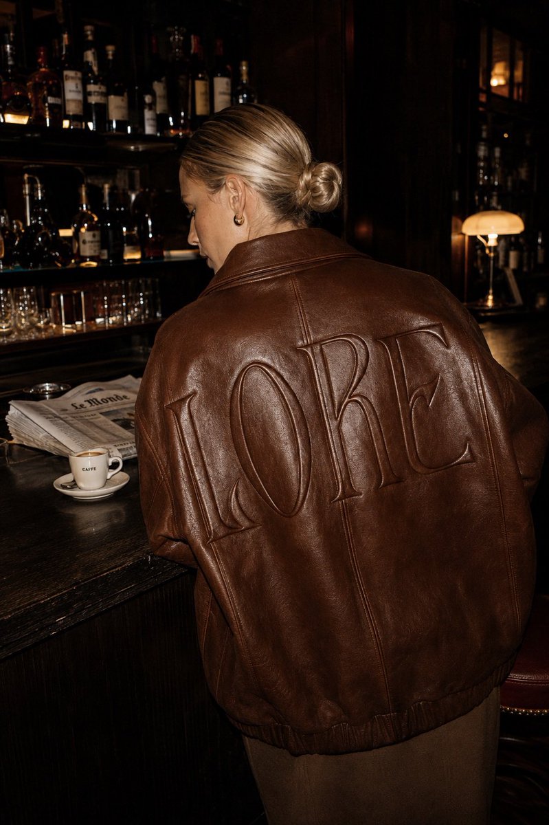 yz_studi0's tweet photo. A little creative study for LORE.

Luxury isn’t always about jewellery or perfume.

Sometimes it’s just the way light hits worn leather.

Concept, creative direction and AI imagery by YZ Studio. https://t.co/Qqh2jimBgY