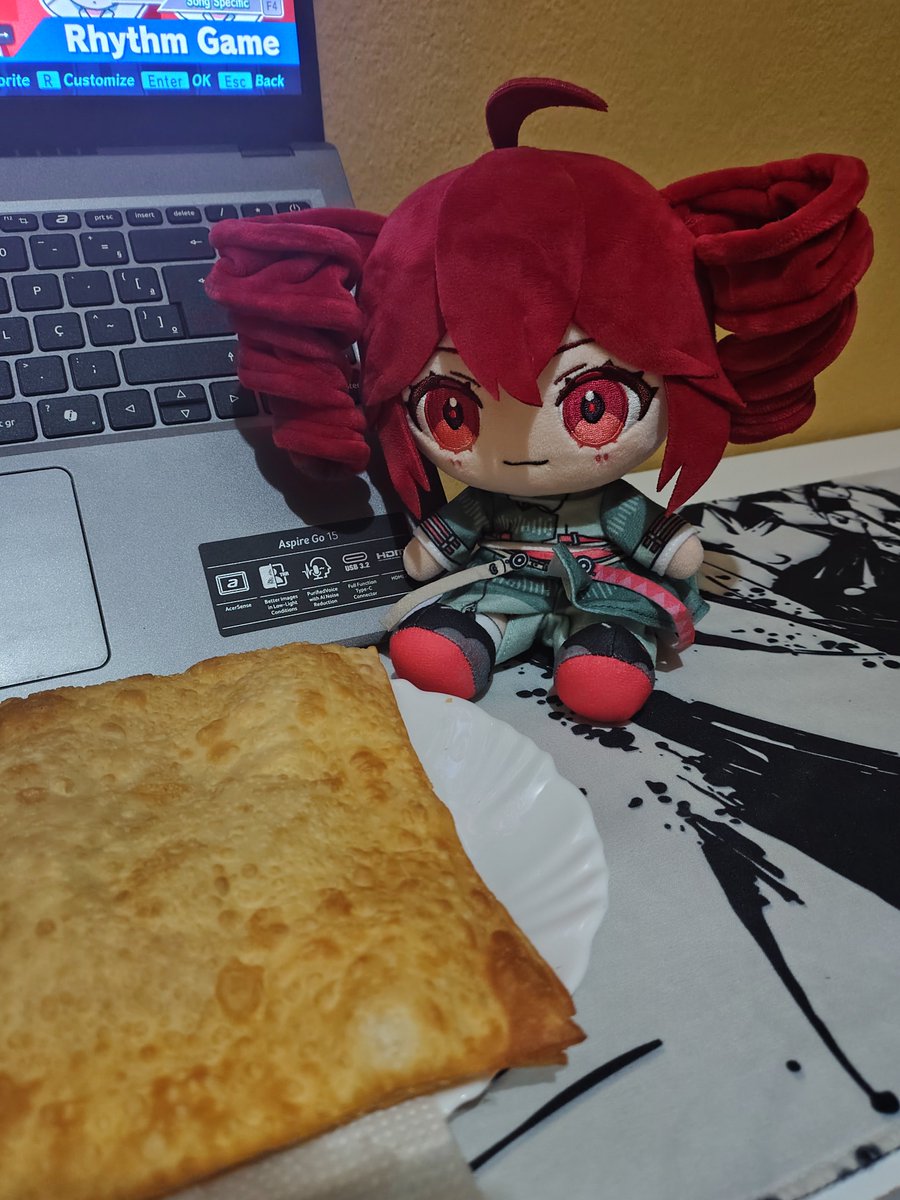 NsgahH17465's tweet photo. Today, Teto ate a pastel! It's a typical Brazilian food! https://t.co/ToutbzNMTQ