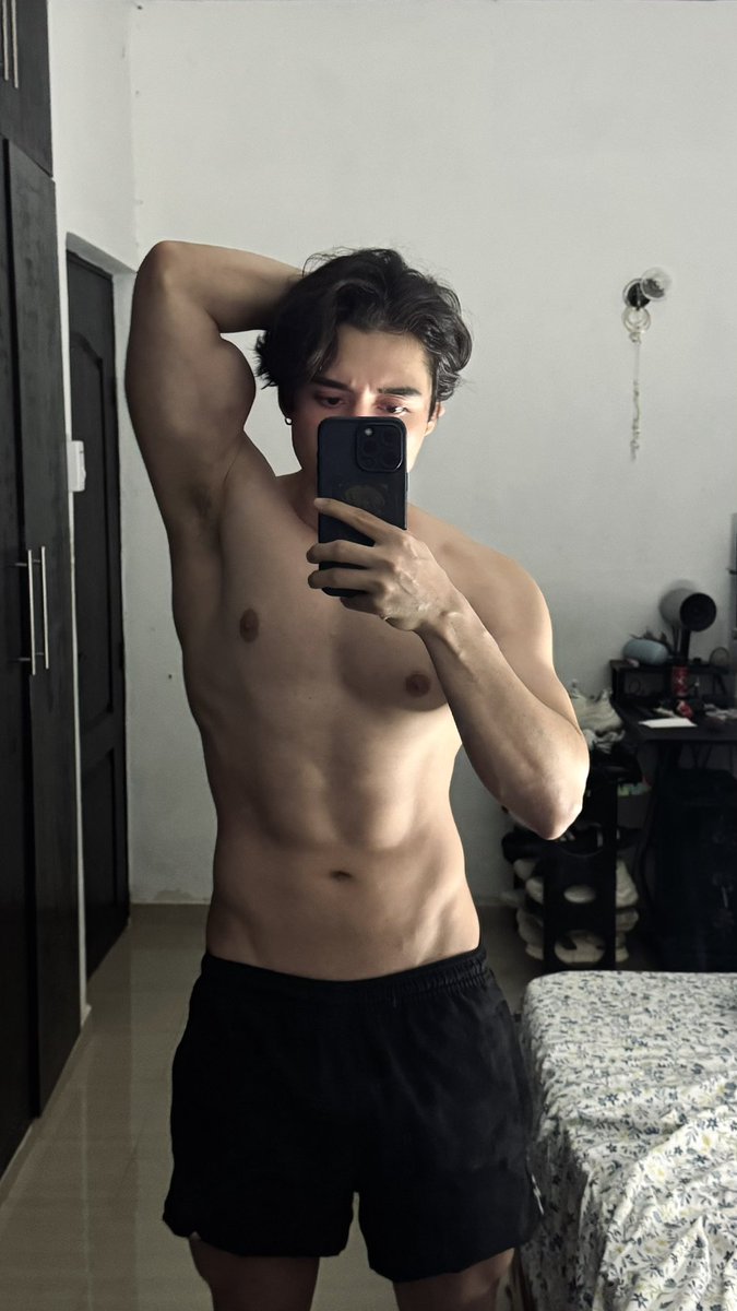 AlannHF's tweet photo. necesito bajar como 3kg en dos días https://t.co/KfKKH1Ksbi
