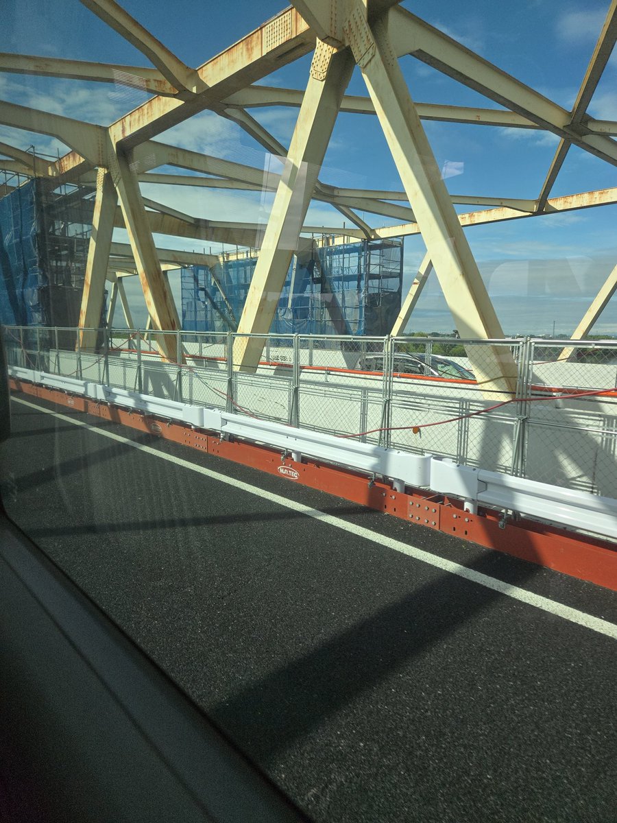 iriyamaz's tweet photo. おはようございます。
天気予報とは違って青空も見えます。
いざ、小倉へ。 https://t.co/7E2WcBtBqD