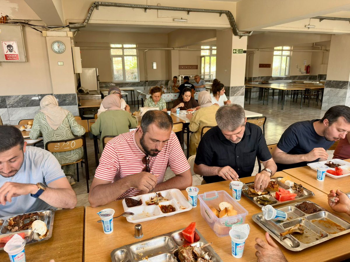 HacOden's tweet photo. Yeni Eğitim Öğretim yılında 15 Temmuz Şehitleri Anadolu İmam Hatip Lisesinde görev yapacak olan öğretmenlerimizle veda yemeği ve hatıra fotoğrafı karesi bıraktık. Öğretmenlerimize okulumuza yaptığı katkılardan ve emeklerinden dolayı kendilerine ayrı ayrı teşekkür ederiz. https://t.co/dOZLtsUEnU