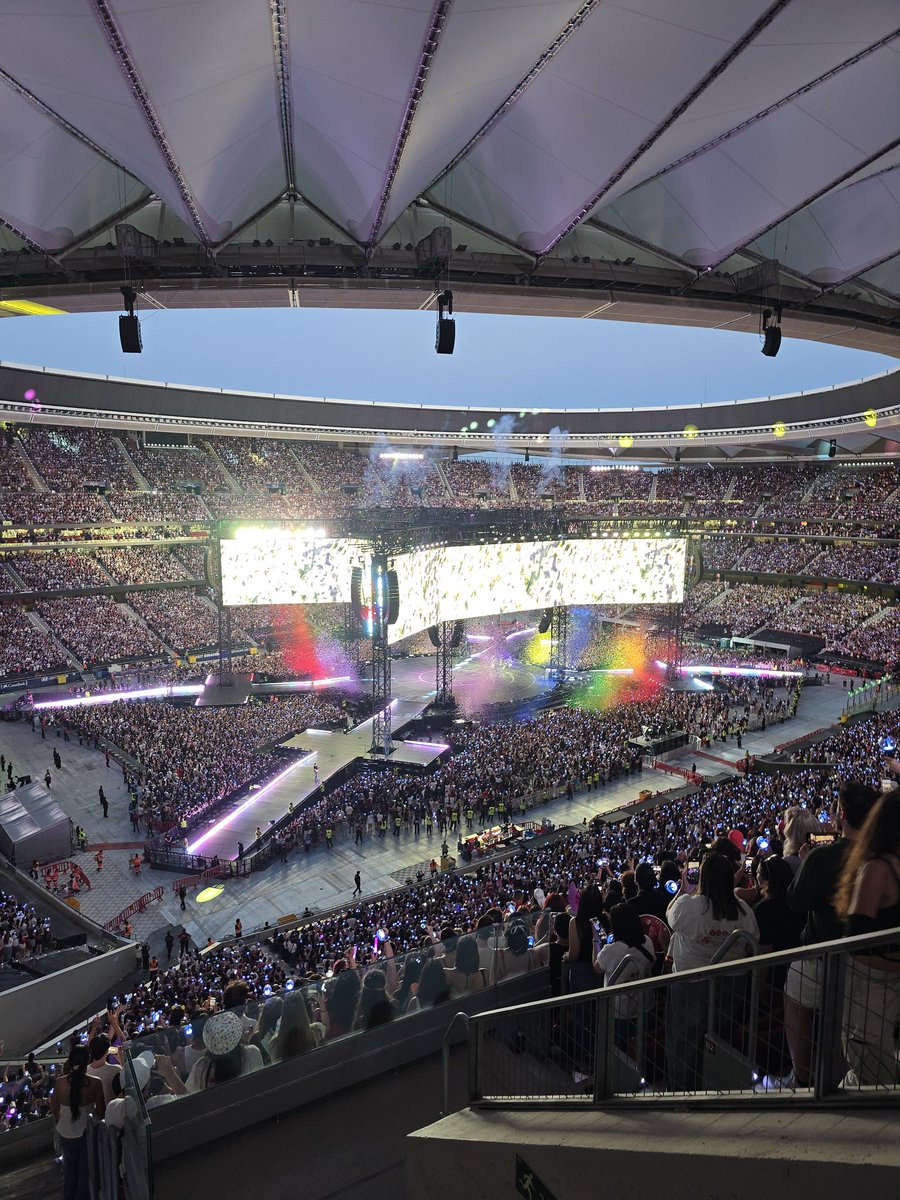 xerendimochi's tweet photo. bts said happy pride!!! https://t.co/0v1TD23a9G