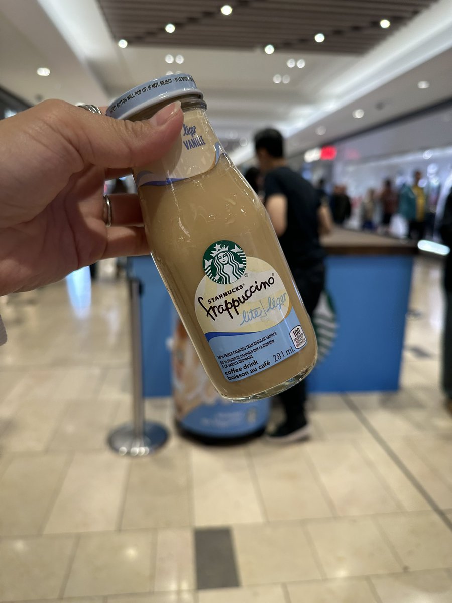 marinainvan's tweet photo. 無料で配ってた☕️ https://t.co/ZKNlQCZO0i