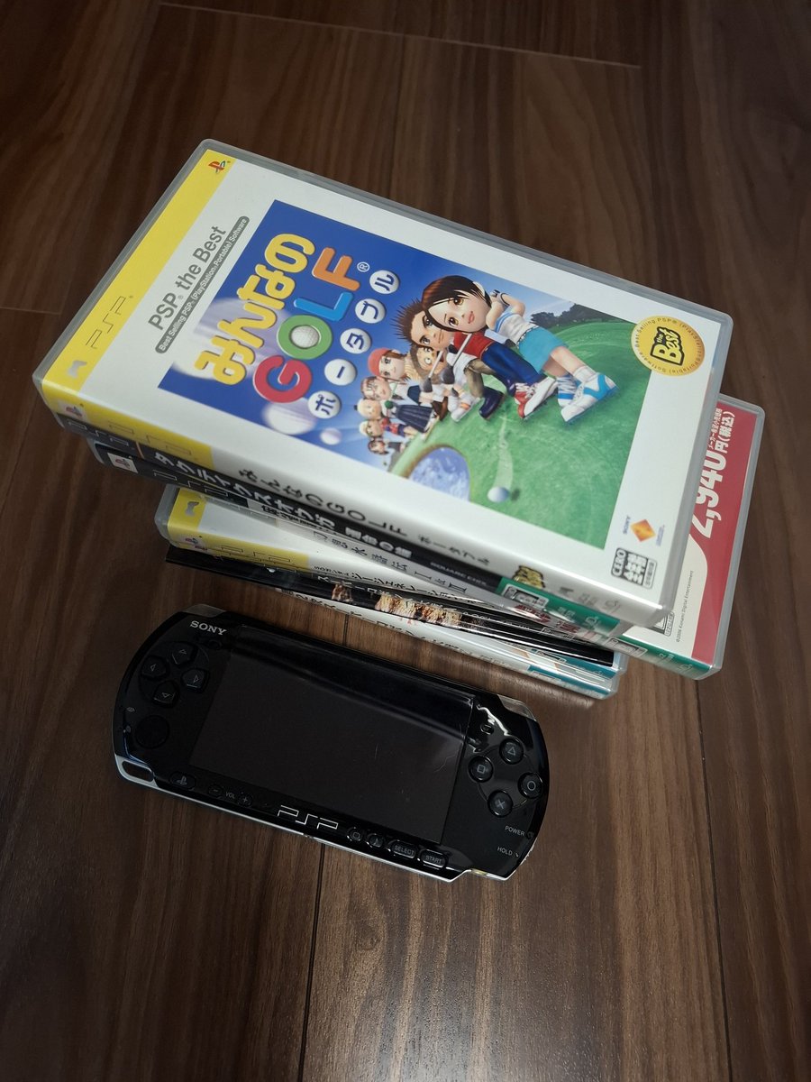 marugolfblog's tweet photo. 皆さん、おはようございます☀️

部屋の片付けをしていたら昔遊んでいた｢PSP｣が出てきました🎮

いつかやるかな？子供にあげようかな？と思いながら、ずっと引出しに眠っていました💤

今日、たまたま別件でリサイクルショップに行くので、断捨離で売ってこようと思います💡

いくらくらいなのかな？ https://t.co/FjXEPJxHiL