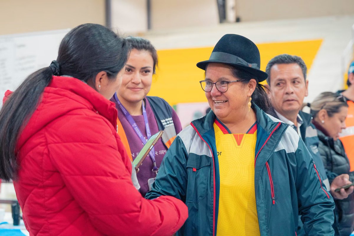 lourdestiban1's tweet photo. En mi condición de Presidente del COE 
Agradezco a todas las autoridades e instituciones Por la activa participación en este simulacro para una eventual erupción del Cotopaxi. Esta actividad nos permite estar sintonizando con lo que podría pasar 💙❤️👏👏🙏🙏 https://t.co/n5sXVoBFdE