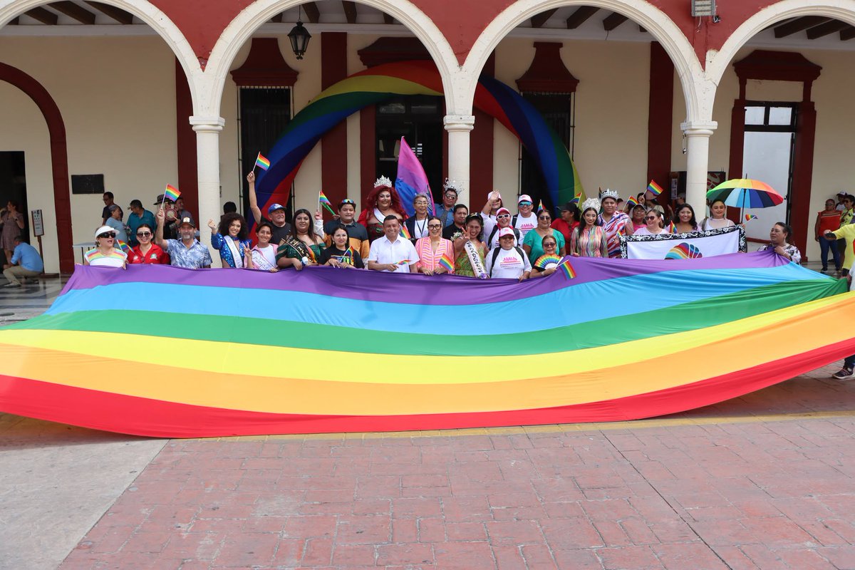 seincamp's tweet photo. En #Champotón acompañamos la Marcha de la Diversidad Sexual, un espacio que visibiliza, reconoce y celebra la lucha por la igualdad y el respeto a los derechos de las personas #LGBTTTIQ+
#GobiernoDeTodosTransforma
@AnaMex24 | @LaydaSansores https://t.co/nDyW1wJ8Il