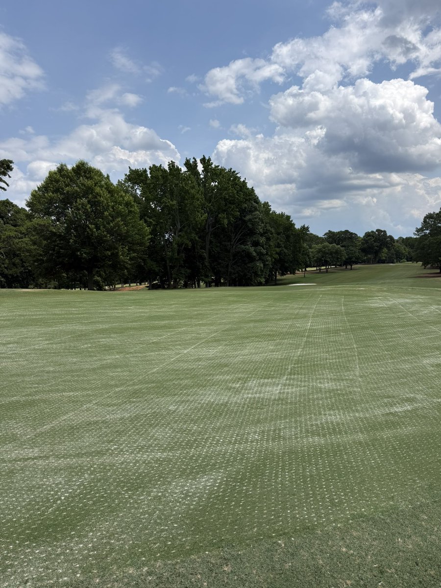 edusacgcs's tweet photo. Great week for the WPGC agronomy team. Staff scalped,  core aerated and cleaned up over 100 acres including a dryject application in between. Time to grow, grow, grow. https://t.co/tXEdSVzKy0