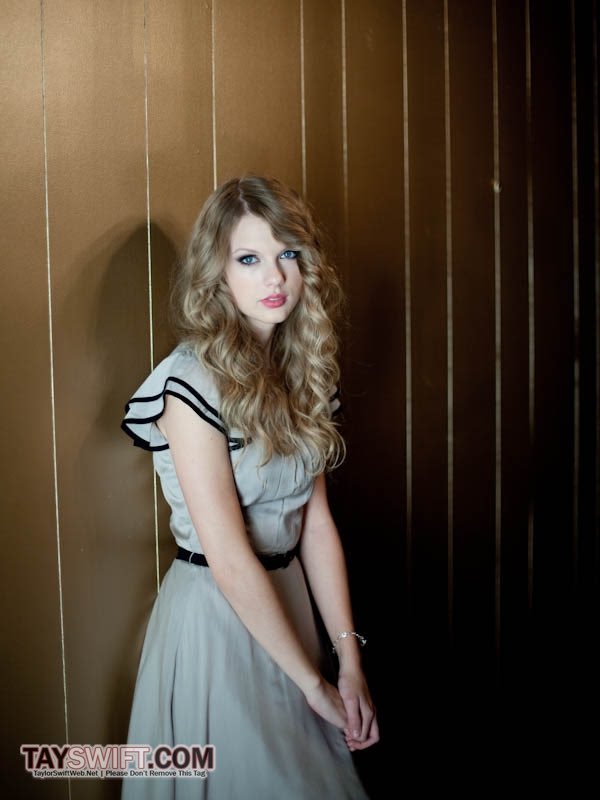 swiftie13coded's tweet photo. She’s getting married soon https://t.co/q55eSYR5U4
