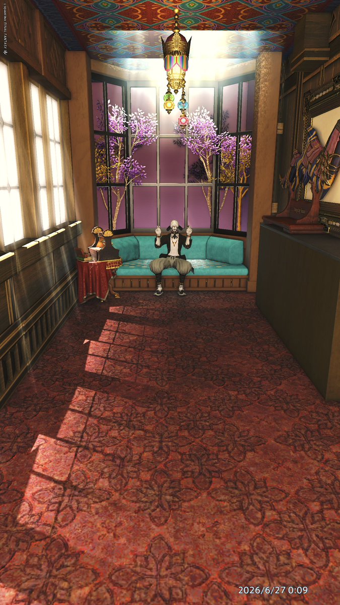 ice_eater830's tweet photo. フカがコツコツ進めていた家が形になったらしい。この部屋と、長い廊下がお気に入りだそう。家に名前をつけなくちゃと言っていたので、「ずんどこハウス」と言ったら怒られたので、「赤の答（応えでもいいよ）」って提案したら、複雑な顔してたw #FF14 https://t.co/NJFHUt1x8s
