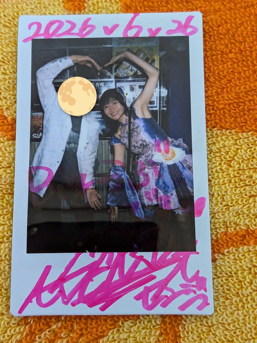 kamesan175's tweet photo. チェキの方では普段ポーズをお任せしているのてすが今回は自分でリクエストしてみました!
ポーズを考えるのって大変ですねから始まり、センジュさんの体調の話しの流れでずっと会いたかったみたいな小っ恥ずかしい事を言ってしまって帰りの車で悶絶してました💦 https://t.co/khARVVNaWd