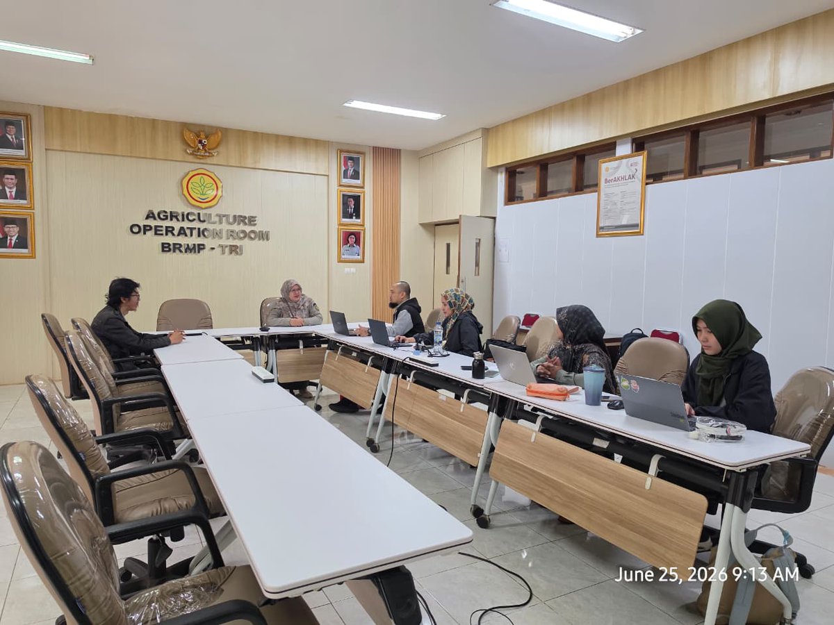 arifachan's tweet photo. Sinergi Keterbukaan Informasi Publik: Brmp Tri Berikan Pendampingan Ppid Kepada Brmp Pengelola Hasil https://t.co/OTwdbRX0lb https://t.co/9yzlHSDGG6