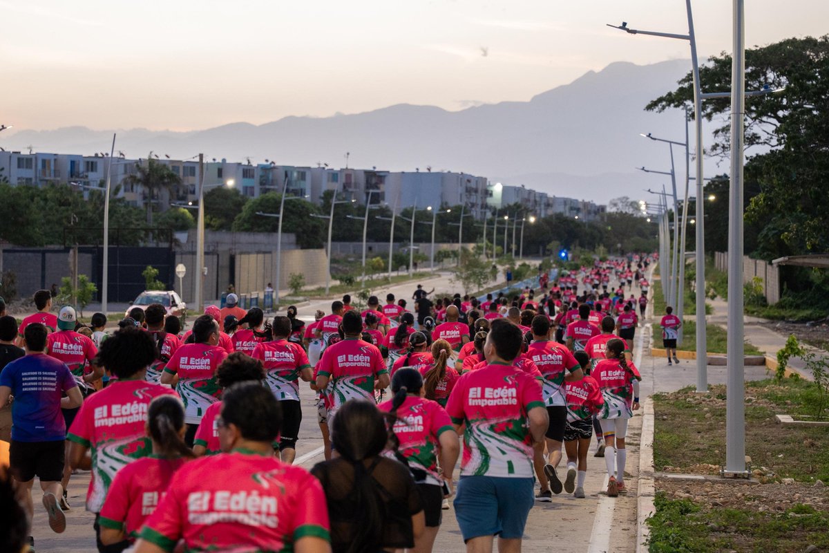 ATLinnovacion's tweet photo. Con la inauguración de la avenida El Edén, el sur de Valledupar vive una nueva historia: La gobernadora Elvia Milena Sanjuan inauguró los 1.6 kilómetros de la vía con un circuito deportivo

👉https://t.co/qNwej8LaAQ

#ElCesarEnMarcha @GobdelCesar @elviamilenasd https://t.co/XhnIr1w9pn