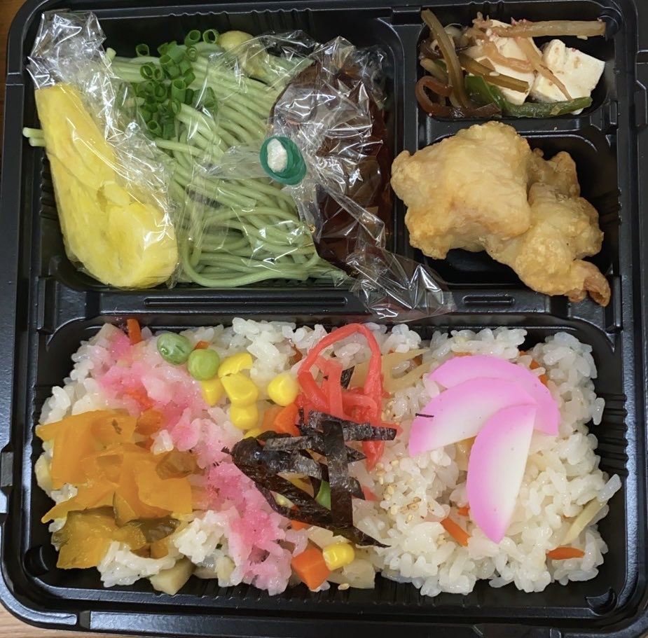 isaodoo's tweet photo. おはようございます！🦖
熊本県南関町にある功堂です。

本日のご予約のお弁当🍱
ちらし寿司

本日も宜しくお願いします🙇
 #南関町 #熊本 #ランチ #お昼ごはん #お弁当 https://t.co/SycvYkLvOA
