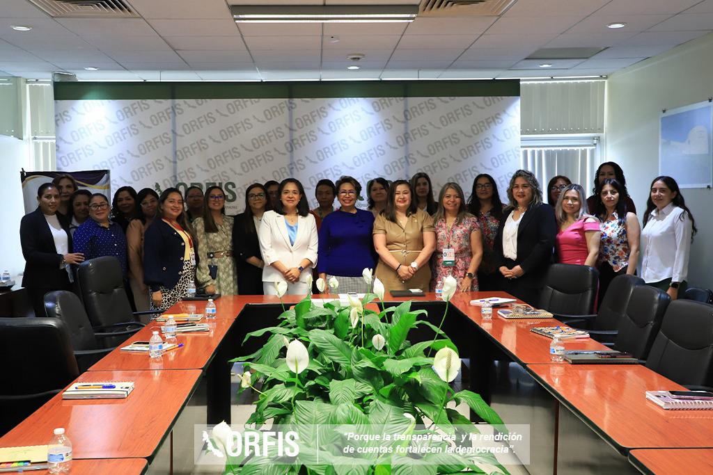 ORFIS_VER's tweet photo. El #ORFIS en coordinación con el Colegio de Contadores Públicos de Xalapa, A.C., llevaron a cabo el evento “Convocatoria Rosa”, dirigido a las contadoras públicas del ORFIS. Encabezado por la Auditora General Mtra. @DeliaGlezCobos y a cargo de la Presidenta del CCPX. https://t.co/lCIJY4ijBA