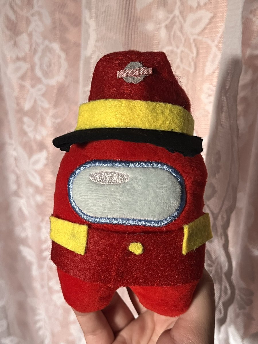 sonoranshark's tweet photo. What is this thing i found it on the side of the road #amongus #amongusshow https://t.co/oET2Wo7ZkL