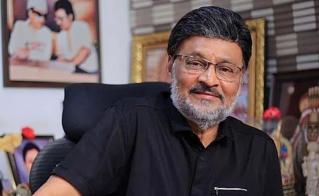 Saattaidurai's tweet photo. தன் இயக்கம் மற்றும் திரைக்கதையால் தனக்கென தனி முத்திரை பதித்த இயக்குனர் பாக்கியராஜ் அவர்கள் உடல் நலக் குறைவால் காலமானார் .

அவரை இழந்து வாடும் குடும்பத்தாருக்கு ஆழ்ந்த இரங்கல் .

#Rip_Packiyaraj https://t.co/x8pnw40Fy7