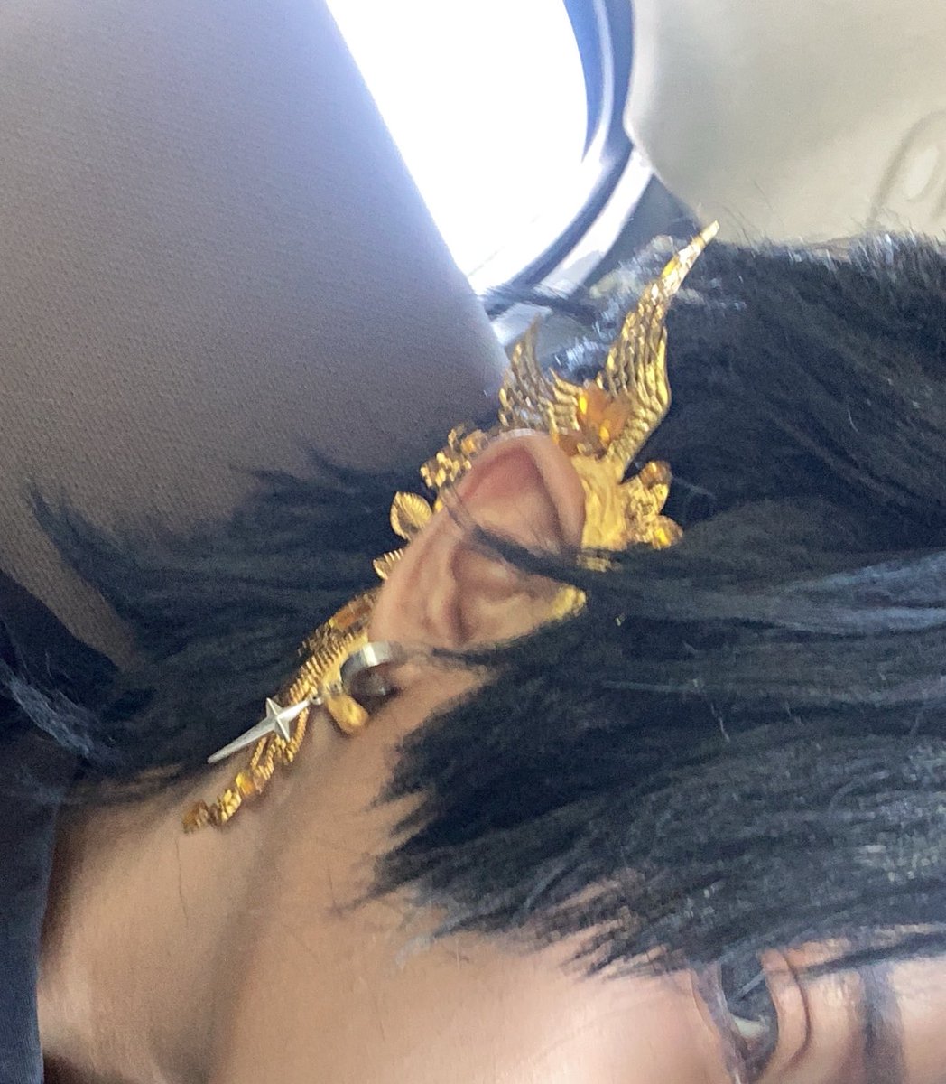 Arlecchinio's tweet photo. Outfit masih sama bedanya bukan Sadewa 🦧 https://t.co/codLEmCzHL