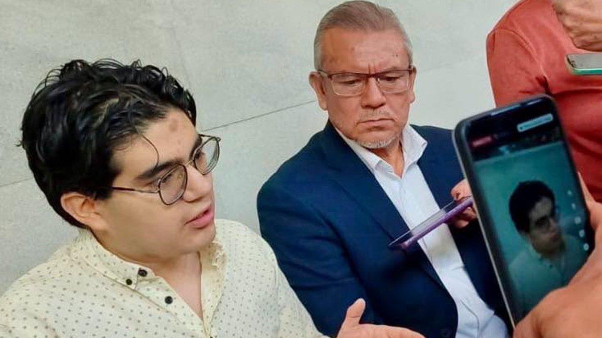 LaClaveonLine's tweet photo. Fundación Colosio Filial Xalapa y @PRIVeracruz_ invitan al ciclo de conferencias “En Defensa de Veracruz”

 https://t.co/FQUTQMhf19 via @contreaure https://t.co/WOGCbEHFry
