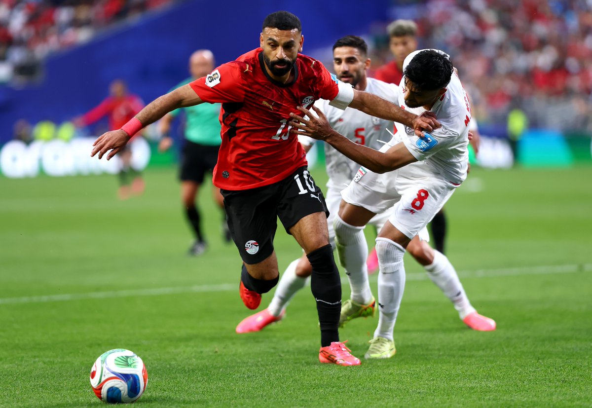 GoalJP_Official's tweet photo. 🇪🇬 エジプトが2位通過！ 🇮🇷

大混戦のW杯グループG。エジプトがイランとの熱戦を引き分けで終えた。

終盤にイランが逆転弾もオフサイドで取り消しに。エジプト2位、イラン3位でグループステージを終えた。

エジプト 1-1 イラン https://t.co/ANnVvdPwsc