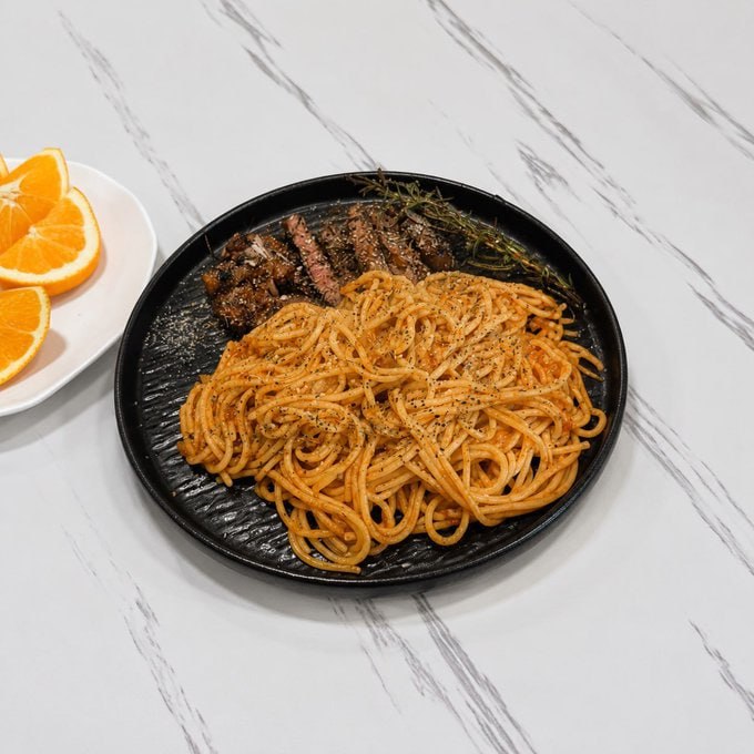 Jackcsrrera's tweet photo. #FoodPorn #PastaLover #SteakPasta #Dinner https://t.co/L9sYL8ewQE