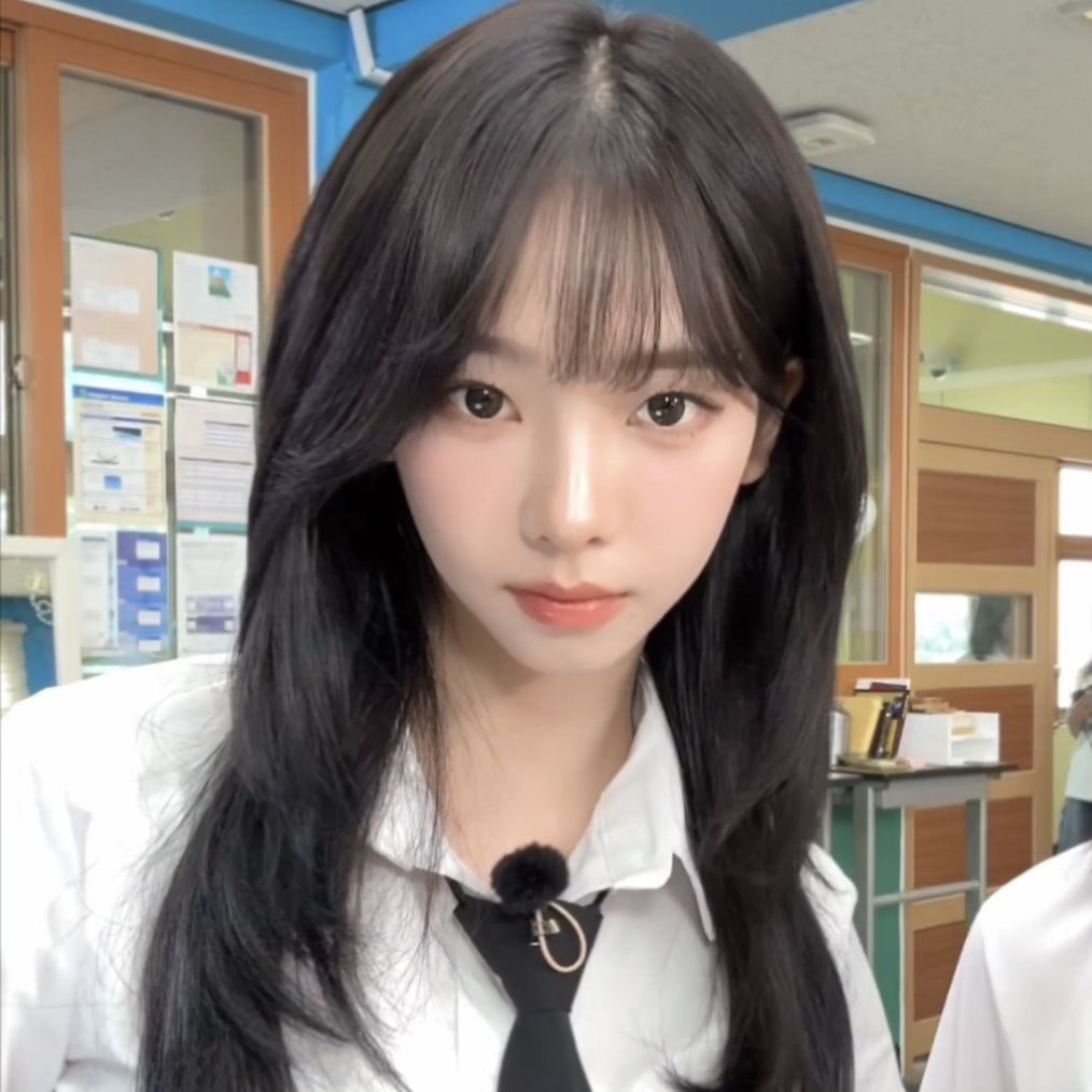 coon1101's tweet photo. 리센느원이 에스파 카리나랑 운명적으로 갈라진 안타까운 쌍둥이 2탄 느낌이네
#셀카 #소통 https://t.co/xe6dMNeccm