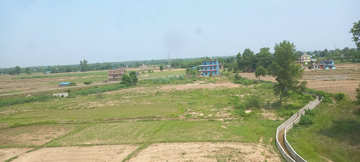 bhumibhai's tweet photo. भुरी गाउँ बर्दियामा सात सूर्य एकै पटक आकाशमा निस्किएजस्तै भएको अवस्था 🔥 https://t.co/bQ6LL44qe6