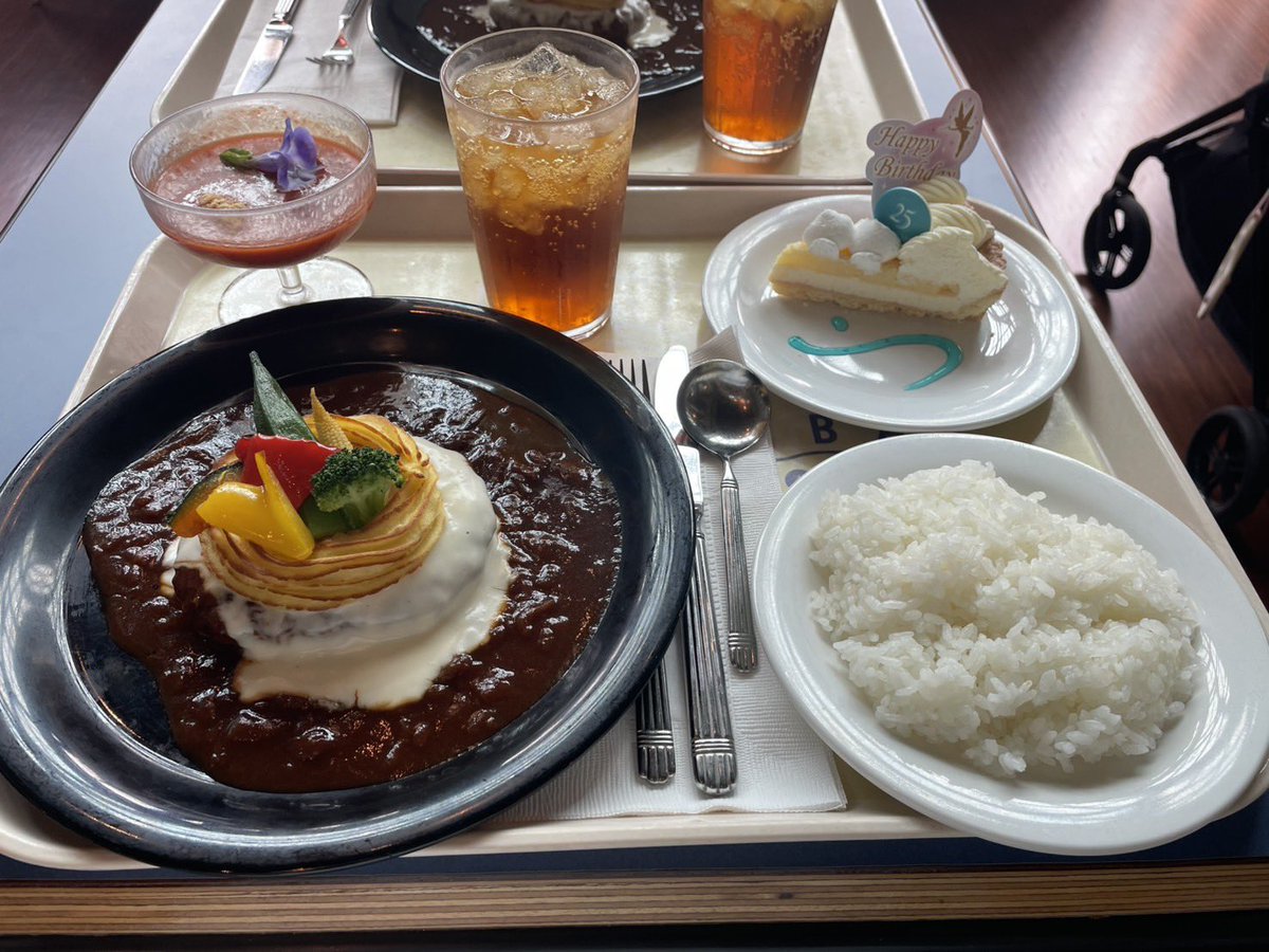 x_vph's tweet photo. 水曜日、ディズニーシー行ってきた！凄まじい楽しさだった…30000歩近く歩いて来たから土曜日の今日やっと筋肉痛治った😂
Believe！でラプンツェルのファンサもらえて号泣… https://t.co/xTQaTdkWPT