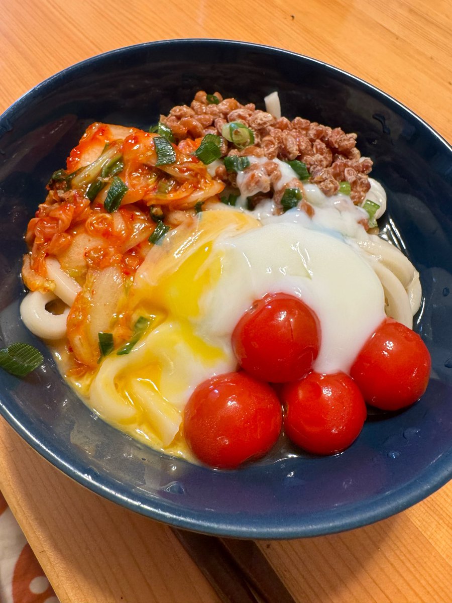chan49604252's tweet photo. やっと週末になり
料理を作る気力が笑
冷やしキムチ納豆うどんで
エネルギーチャージ❤️

最高に生き返る旨さ⤴️

#うどん
#献立
#お昼ご飯 https://t.co/qqKCzAICcs