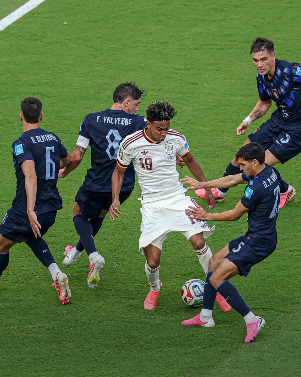 fcb_shaw's tweet photo. La photo a tellement d’AURA https://t.co/QWIYH1OzCr