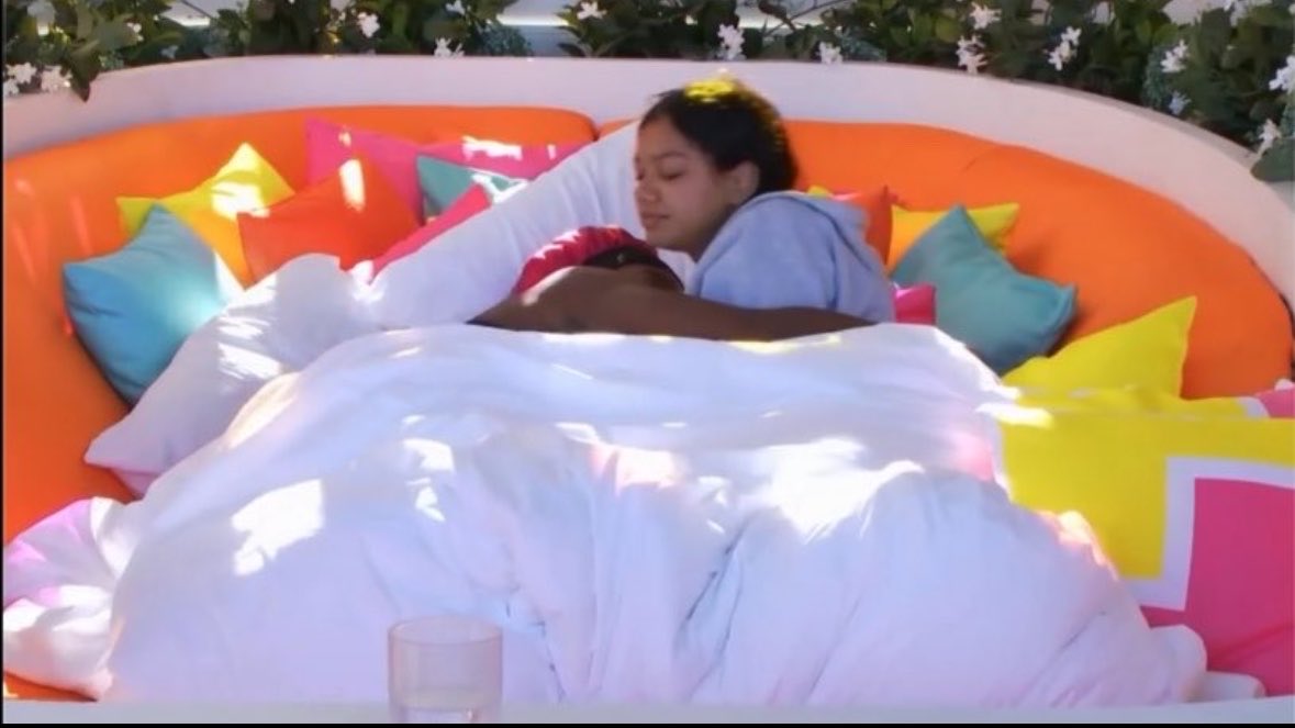 laylasblossom's tweet photo. i adore when one of the girls sleep in soulties and than they go straight to them in the morning to check on them 🫶🏽 #loveislandusa https://t.co/jIXrUUgqa7