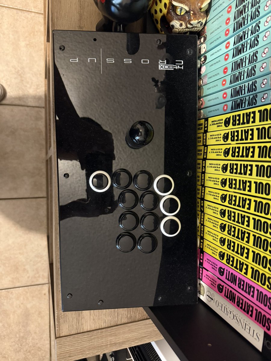 Heated_24_7's tweet photo. Selling the quanba drone 2 for $40 the hitbox cross up for $100. Located in Modesto https://t.co/TKn9WEQne7