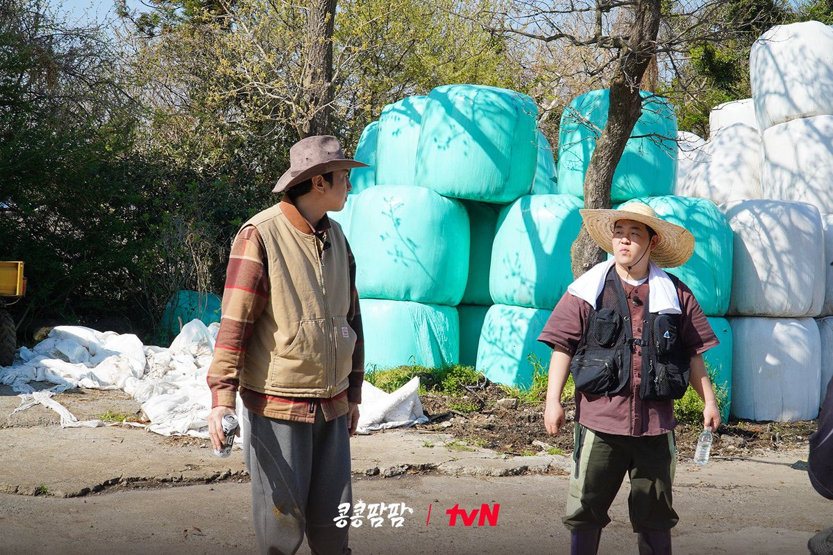 chtvn's tweet photo. [2화 비하인드]
KKPP푸드 임직원들이 인턴 온보딩과
오후 업무를 건 윷놀이를 함께 진행했습니다

<콩콩팜팜>
[금] 저녁 8:35 tvN

#tvN #콩콩팜팜 #콩심은데콩나는가고팜하고팜동물농장
#이광수 #김우빈 #도경수
#즐거움엔20tvN #스트리밍은TVING https://t.co/djLW7u6VCU