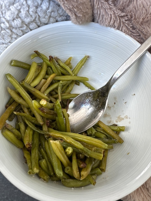 Janice Griffith - I just received fund my green bean addiction from Anonymous via Throne. Thank you! https://t.co/UAqb6V68ol #Wishlist #Throne https://t.co/yljGp4SnIi
