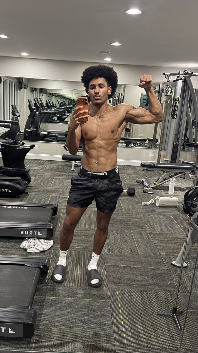 bxrton's tweet photo. Who need a pt? 😉

#chudai #mlm #lightskin #college #bl https://t.co/0zMpom60KQ