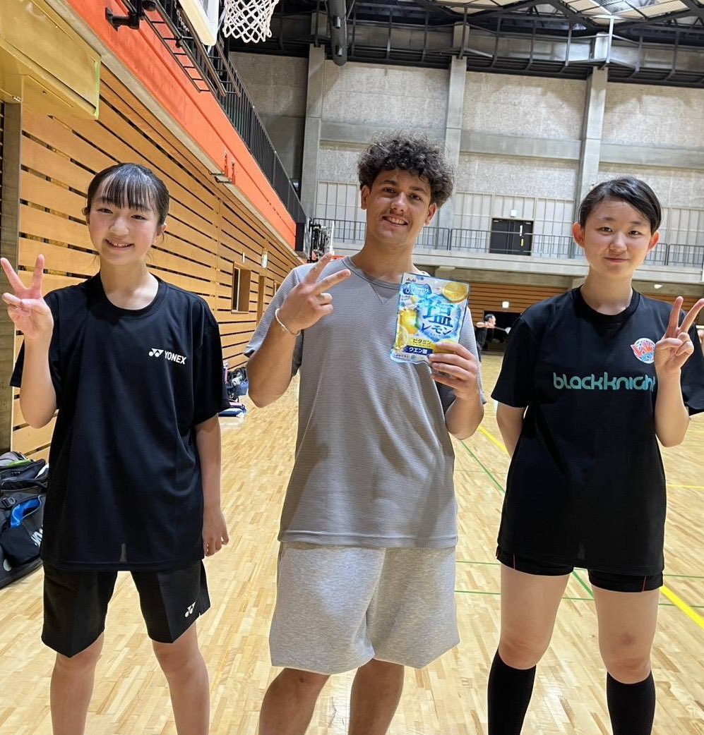 sagaebc's tweet photo. メルシー、マティス‼️
フランス🇫🇷からの留学生マティスがついに帰国。みんなで『ラストゲーム』を楽しみました。あっという間の1年。さよならマティス、いつかまた、きっと。 https://t.co/JuFoz3fuvu