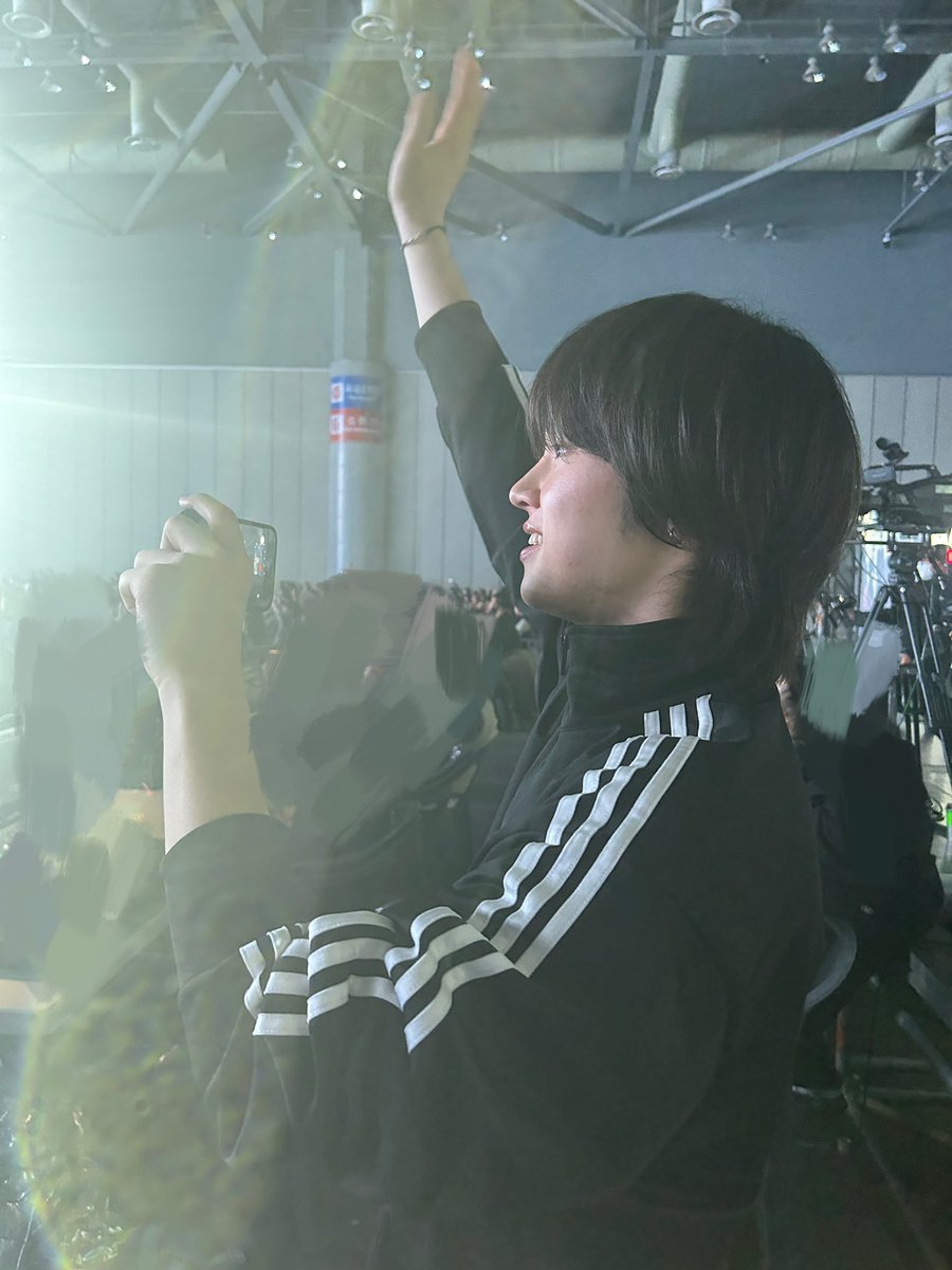 driverlicensex's tweet photo. #JunJung Selamat Ulang Tahun, Kakak Cantik! (dalam POV Junβhn)
Dalam tangkapan kamera belakang yang hanya kupakai untuk menyimpan memori indah, kamu salah satu dari sekian banyak keindahan itu, yang mana berhasil membuatku berulang kali terpana ketika menengok jepretanmu. https://t.co/6Xr0vqKjbV