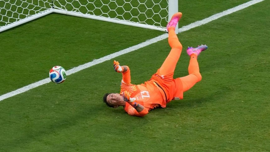 drjegc's tweet photo. Los Simpson predijeron a Bielsa con Muslera https://t.co/DiTtkJU0w9